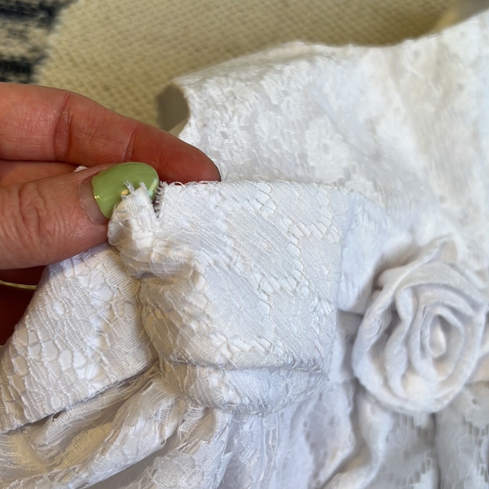 ๐10 items for $10๐ White Lace Dress with Rosettes and Waist Sash GEORGE Size 5 - Picture 6 of 11
